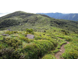 道後山に向かって下る