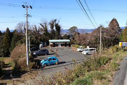 駐車場が見えてくる