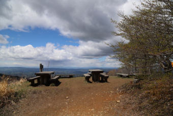 寧比曽岳山頂