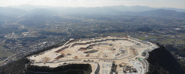 上空から一ノ岳を見る