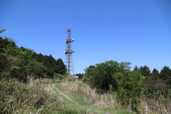 山頂付近にはアンテナ