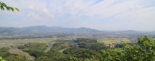 京都平野を一望する