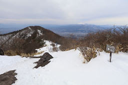 竈山を通過