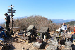 鳴神山山頂