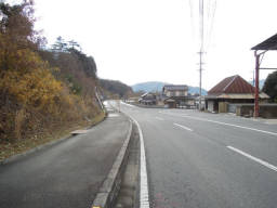 鵜飼谷温泉までの車道