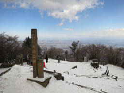 山頂で下界を一望