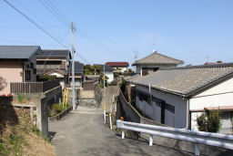 住宅地に降りる