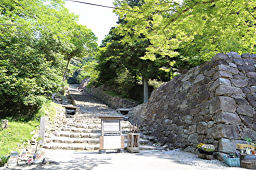 大手道の石段