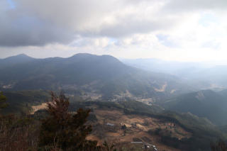 兜岳・鎧岳が見える