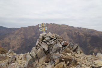 中倉山山頂