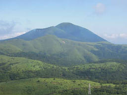 隣には涌蓋山