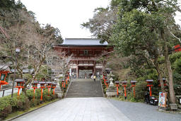 鞍馬寺に入る