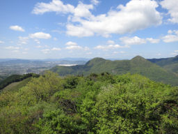 すぐ近くに香春岳