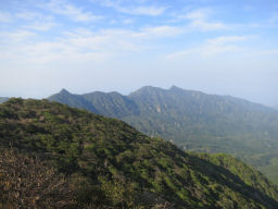 遠く横岳も高隈山