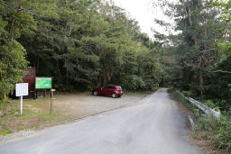 登山口駐車場