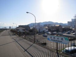 狩野川沿いの遊歩道