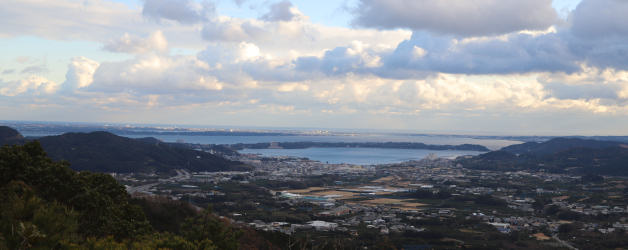 金山付近で浜名湖を望む