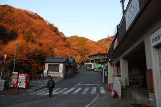 夜明けとともに出発