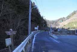 小仏バス停を出発