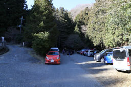 登山口の駐車スペース