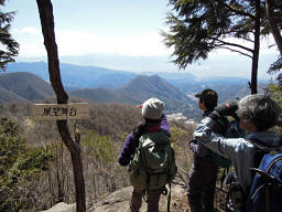 展望舞台から富士と太刀岡山