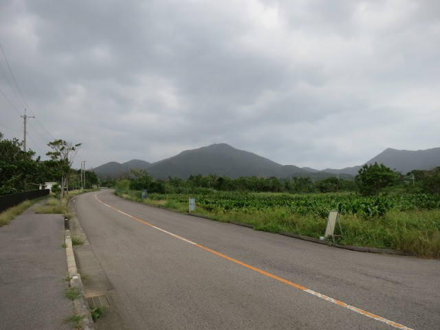 レンタカーで於茂登岳へ